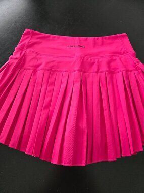 Gold Hinge tennis skirt in hot pink